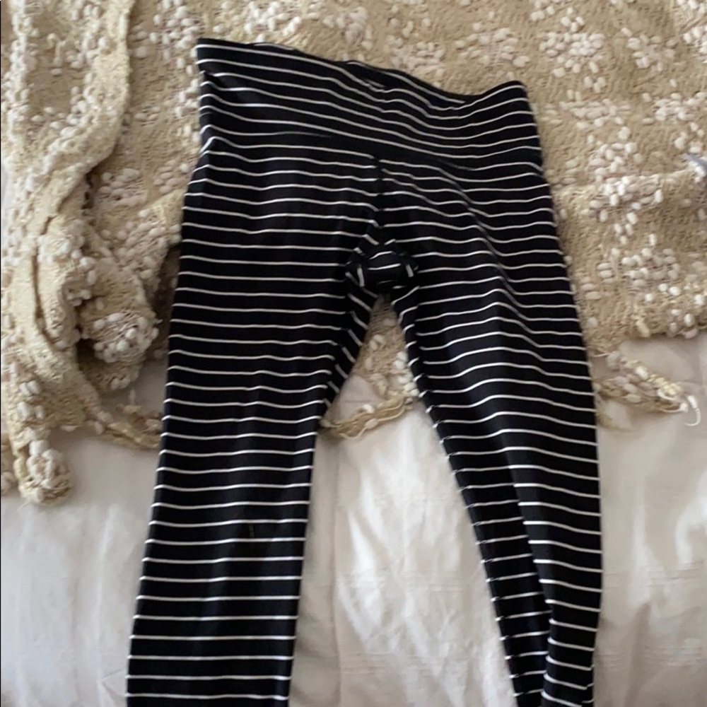 GAP black & white strip leggings